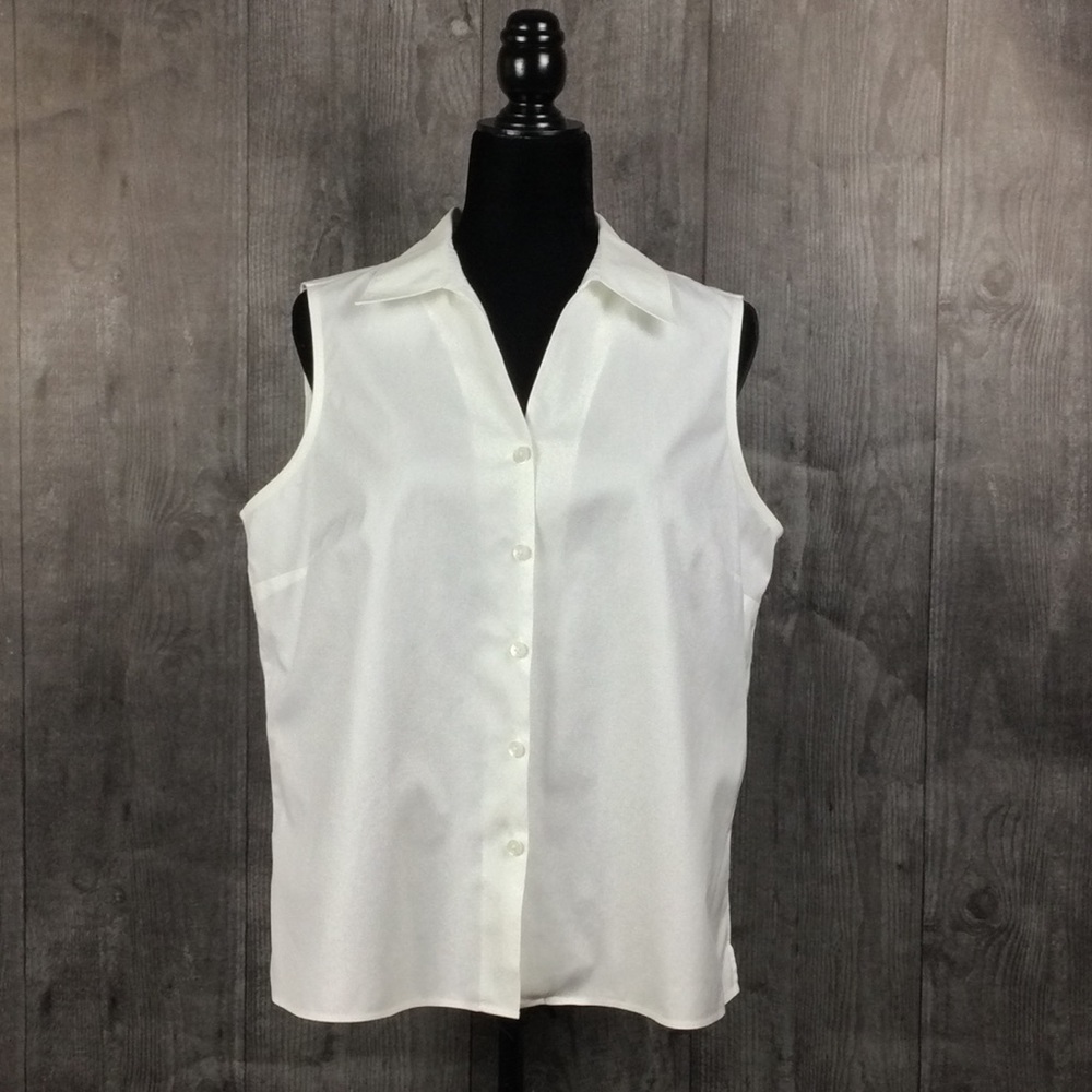 Talbots women’s 14 plus sleeveless button up top